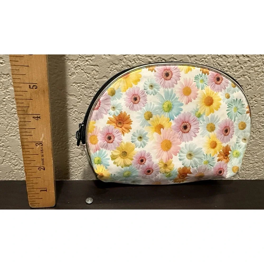 Nesting Cosmetic Bags Floral Daisy Pattern Set of 4 Pink Yellow Blue